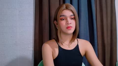 queen lux online show from 03.21.26