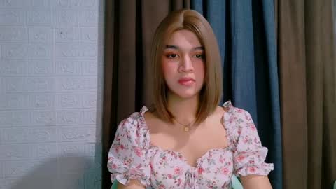 queen lux online show from 04.03.26