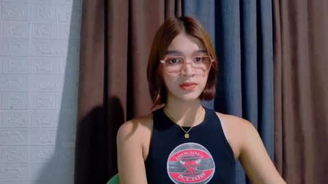 queen lux online show from 04.27.26