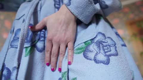 Snapshot of luxegirl67 chatting on 12.31.24 Sophie online show from 12.31.24