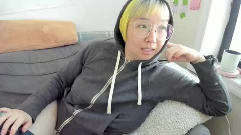 Snapshot of luxgray chatting on 05.15.26 LuxGray online show from 05.15.26