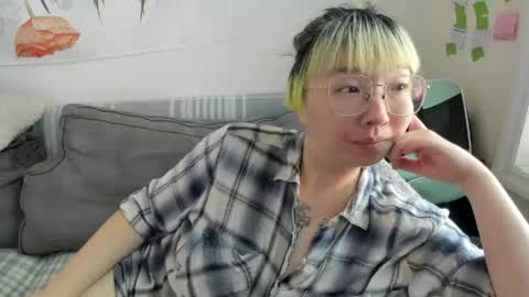 Snapshot of luxgray chatting on 06.03.26 LuxGray online show from 06.03.26