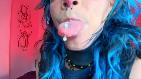 Snapshot of luxiel_ chatting on 05.23.26 Luxiel 3 online show from 05.23.26