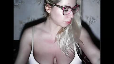 Snapshot of luxsonyastar chatting on 12.01.24 LuxSonyaStar online show from 12.01.24