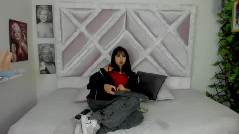 Lux online show from 04.18.26