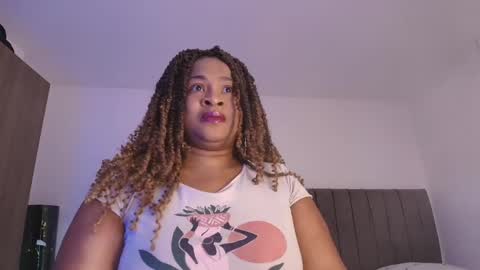 Snapshot of luxy_benet chatting on 06.07.26 Big Benet online show from 06.07.26