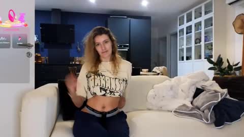 Snapshot of luxymin chatting on 02.20.25 Luxymin online show from 02.20.25