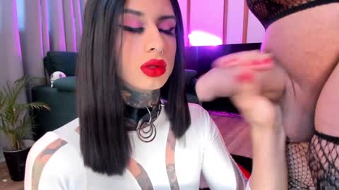 Snapshot of luxyshy chatting on 01.18.25 Lucy and Kristhy online show from 01.18.25