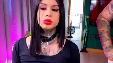 Snapshot of luxyshy chatting on 09.11.25 Lucy and Kristhy online show from 09.11.25