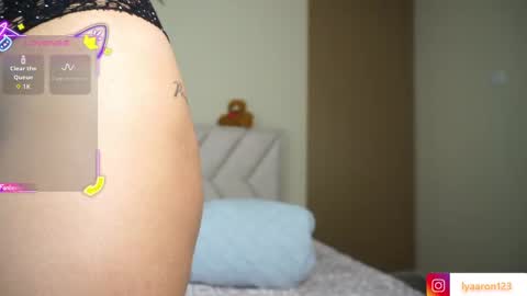 Snapshot of lya_aron_couple chatting on 09.27.25 lya_aron_couple online show from 09.27.25