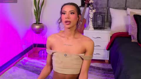 Snapshot of lyadumont chatting on 01.08.26 LYA online show from 01.08.26