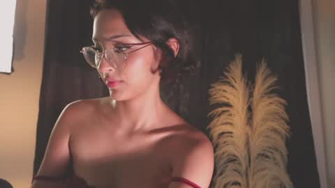 lyalee__ online show from 05.16.26