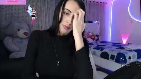 Snapshot of lyann_ chatting on 11.25.25 Lyann online show from 11.25.25