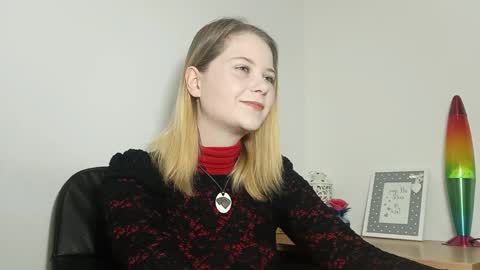 Snapshot of lydiasunny chatting on 09.11.25 Lydia online show from 09.11.25