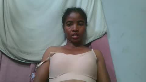 Snapshot of lydie856696 chatting on 04.30.26 lydie856696 online show from 04.30.26