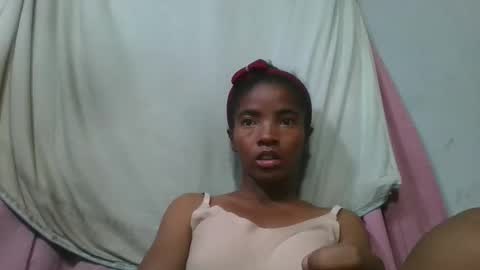 Snapshot of lydie856696 chatting on 05.12.26 lydie856696 online show from 05.12.26