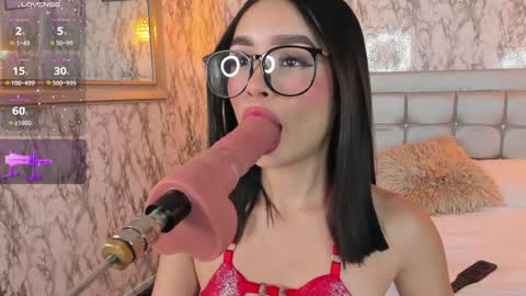 Snapshot of lyen_rae chatting on 12.19.24 Lyen Rae  online show from 12.19.24