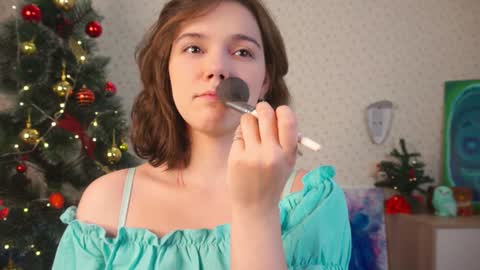 Snapshot of lyle_art chatting on 12.19.24 hi im Lyle online show from 12.19.24