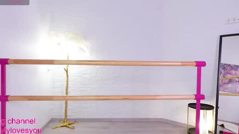 Lyly   online show from 09.13.25