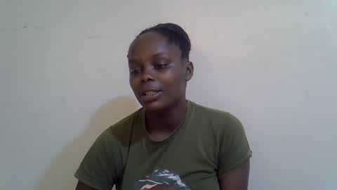 Snapshot of lyn_anna chatting on 04.20.26 lyn_anna online show from 04.20.26