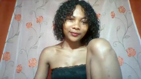 Snapshot of lyndah19 chatting on 11.26.25 lyndah19 online show from 11.26.25