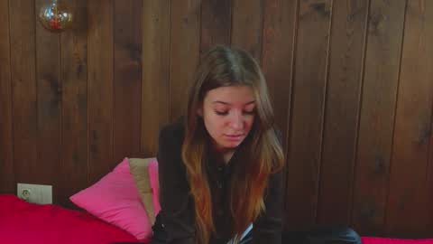 Snapshot of lyndsaymcghan chatting on 09.25.25 Nancy online show from 09.25.25