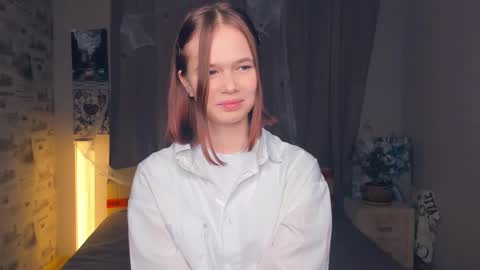 Cozy Lynns room online show from 11.13.25