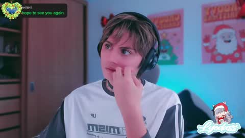 Snapshot of lyodass chatting on 12.12.24 Lyodass online show from 12.12.24