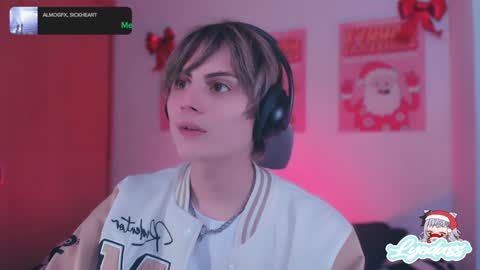 Snapshot of lyodass chatting on 12.14.24 Lyodass online show from 12.14.24