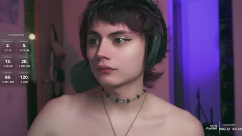 Snapshot of lyodass chatting on 10.25.25 Lyodass online show from 10.25.25