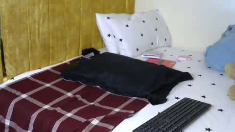 Snapshot of lyra102 chatting on 09.16.25 Lyra online show from 09.16.25