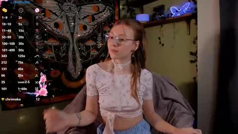 Snapshot of lyra_thenymph chatting on 10.12.25 Lyra online show from 10.12.25