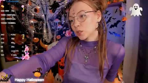 Snapshot of lyra_thenymph chatting on 10.31.25 Lyra online show from 10.31.25