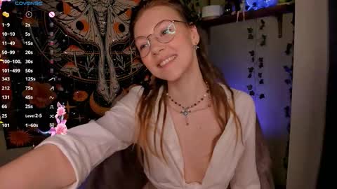 Snapshot of lyra_thenymph chatting on 11.09.25 Lyra online show from 11.09.25