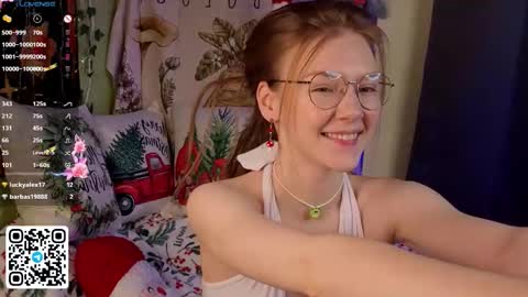 Snapshot of lyra_thenymph chatting on 12.03.25 Lyra online show from 12.03.25