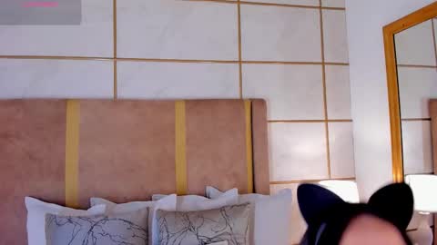 Snapshot of lyrabellini chatting on 02.27.26 online show from 02.27.26