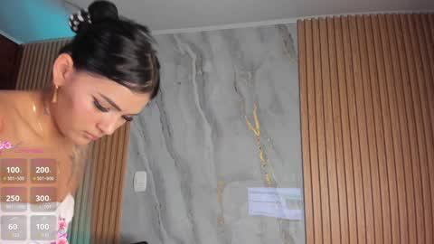 Snapshot of lys_with chatting on 02.02.25 VIVIANA online show from 02.02.25