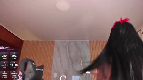 Snapshot of lys_with chatting on 02.22.25 VIVIANA online show from 02.22.25