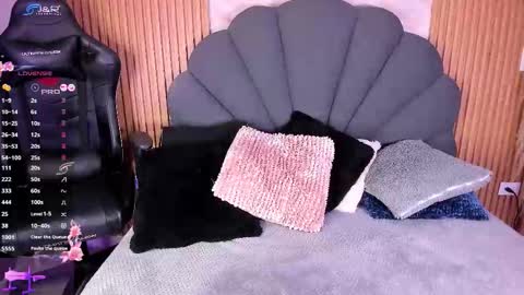 Snapshot of lys_with chatting on 11.15.25 VIVIANA online show from 11.15.25