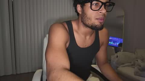 Snapshot of m_d_fl chatting on 02.04.26 MD online show from 02.04.26