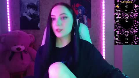 Snapshot of m_e_l_i_s_s_a_ chatting on 10.28.25 Melissa online show from 10.28.25