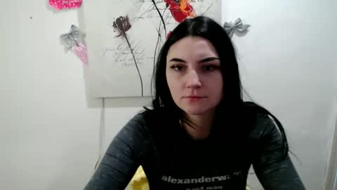 Snapshot of m_i_k_i_ chatting on 02.17.26 m_i_k_i_ online show from 02.17.26