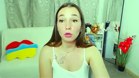 Snapshot of m_vikki chatting on 06.03.26 Vikki online show from 06.03.26