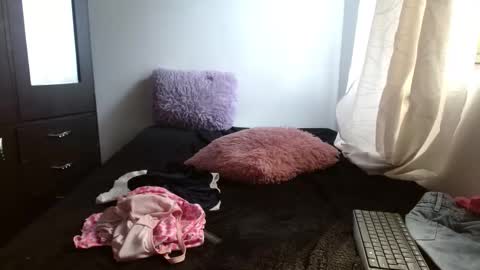 maaddy_thompson online show from 12.03.25