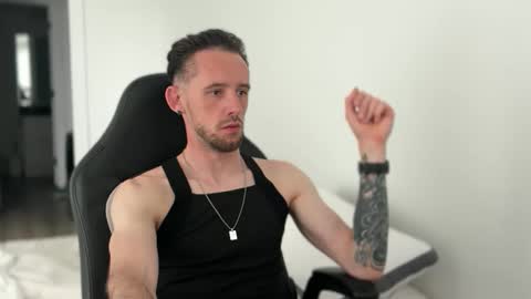 Snapshot of macebre chatting on 10.08.25 my beautiful long dick will make you happy online show from 10.08.25