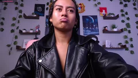 Snapshot of macey_hairy chatting on 12.24.24 Macey Elliot Modelo Independiente online show from 12.24.24