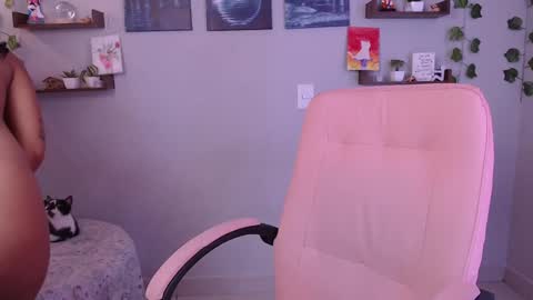 Snapshot of macey_hairy chatting on 01.22.25 Macey Elliot Modelo Independiente online show from 01.22.25
