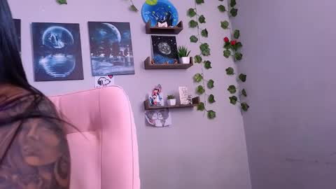 Snapshot of macey_hairy chatting on 09.13.25 Macey Elliot Modelo Independiente online show from 09.13.25
