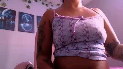 Snapshot of macey_hairy chatting on 10.16.25 Macey Elliot Modelo Independiente online show from 10.16.25