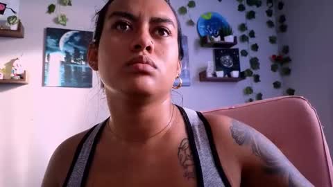 Snapshot of macey_hairy chatting on 10.23.25 Macey Elliot Modelo Independiente online show from 10.23.25